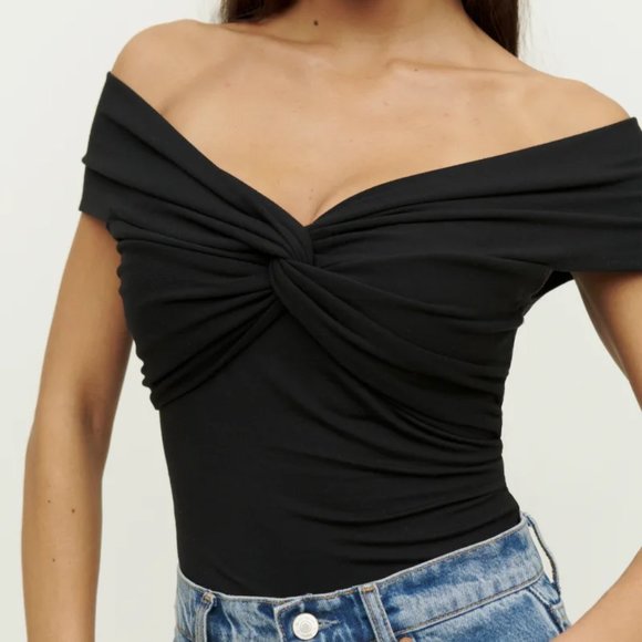 Reformation Tops - REFORMATION Ezlynn Knit Top in Black